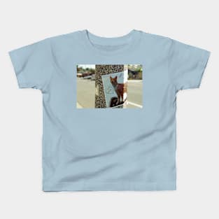 I'M LOOKING FOR CUPID Kids T-Shirt